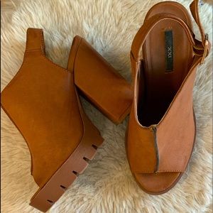 Forever 21 heels . Sz 7.5 ..